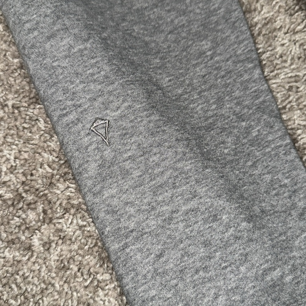 •Lvivva (lululemon kids) sweatpants•​ - Picture 4 of 4
